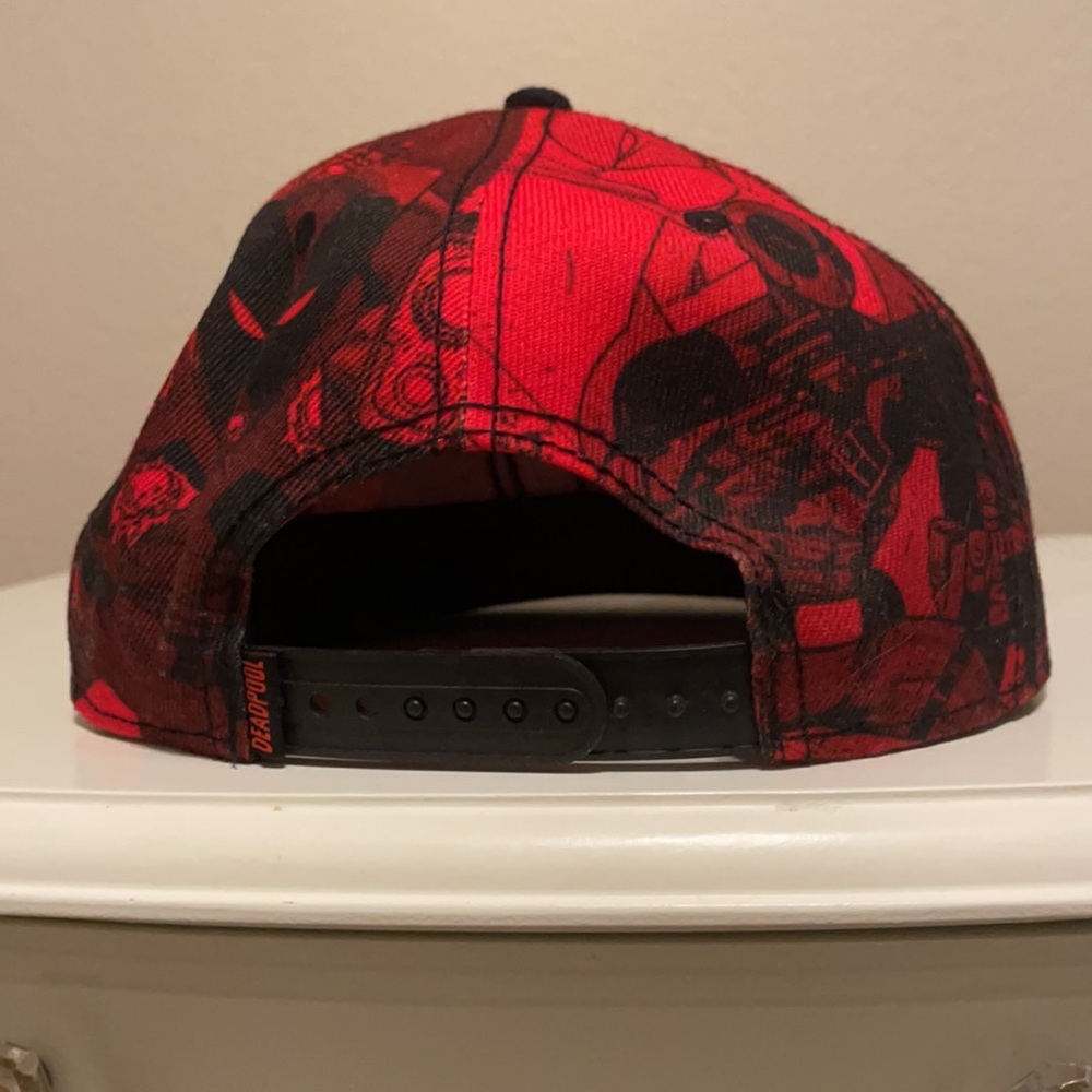 Marvel Deadpool Cap - Picture 2 of 5